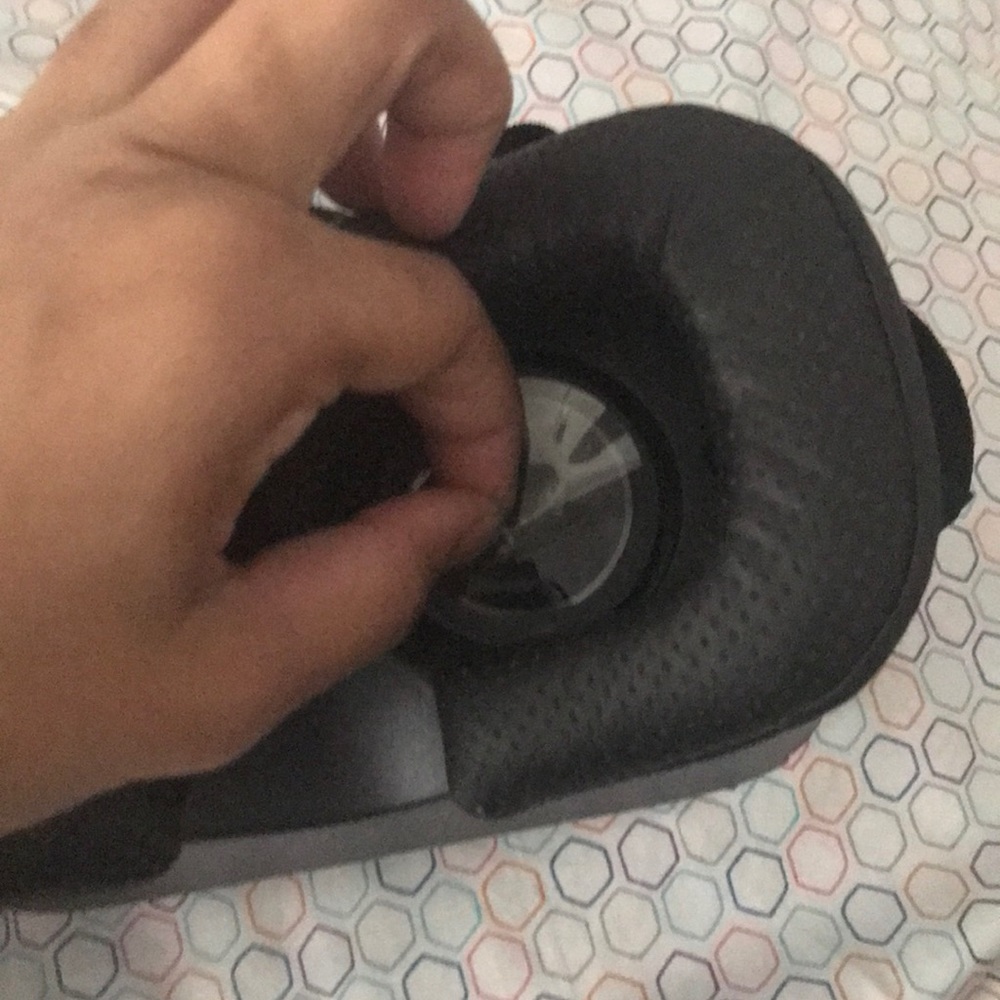 Virtual reality head set - Picture 6 of 9